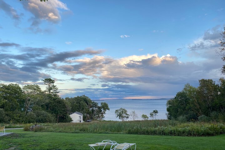 High Tide Inn