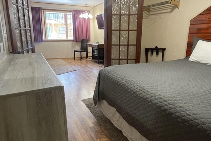 Room 28 of 54