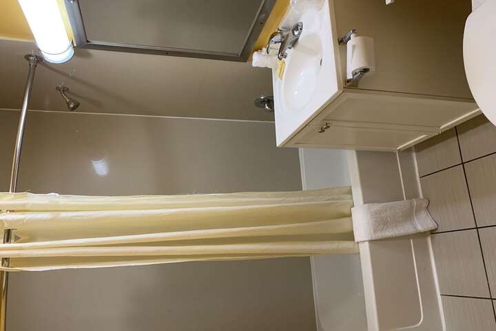 Room 64 of 75