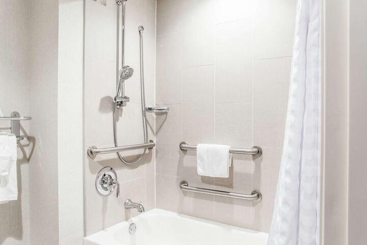 Room 14 of 34