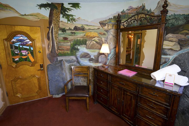 Room 37 of 461