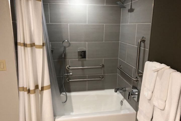 Room 11 of 35