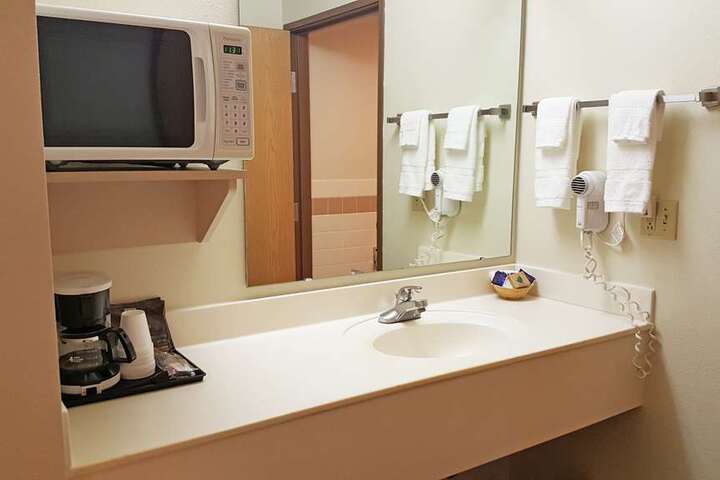 Room 10 of 12