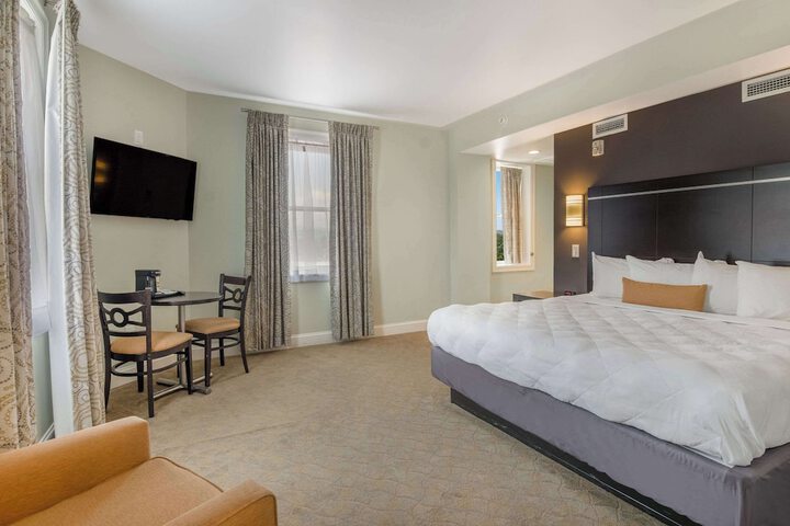 Room 31 of 62