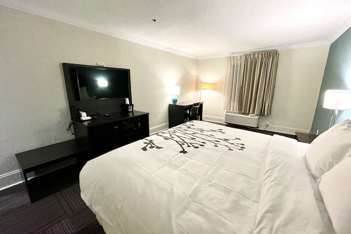Room 37 of 49