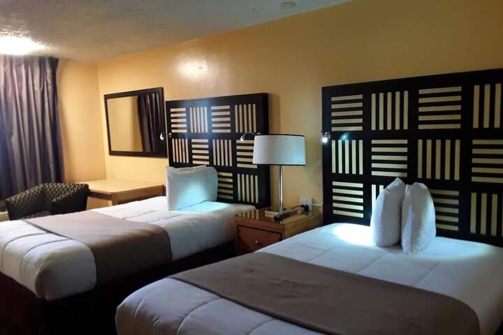 Room 12 of 27