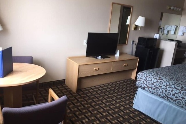 Room 32 of 41