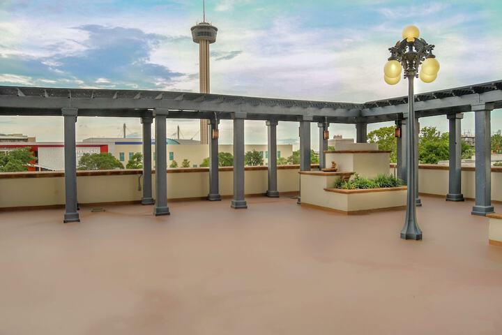 Hotel Exterior 104 of 104