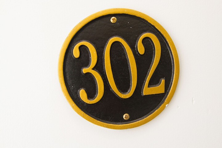 Room 61 of 373