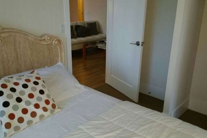 Room 10 of 24