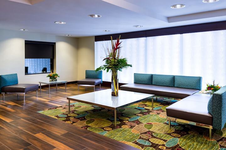 Holiday Inn Hotel & Suites Warren by IHG