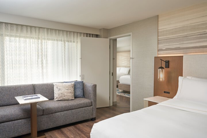 Room 15 of 118