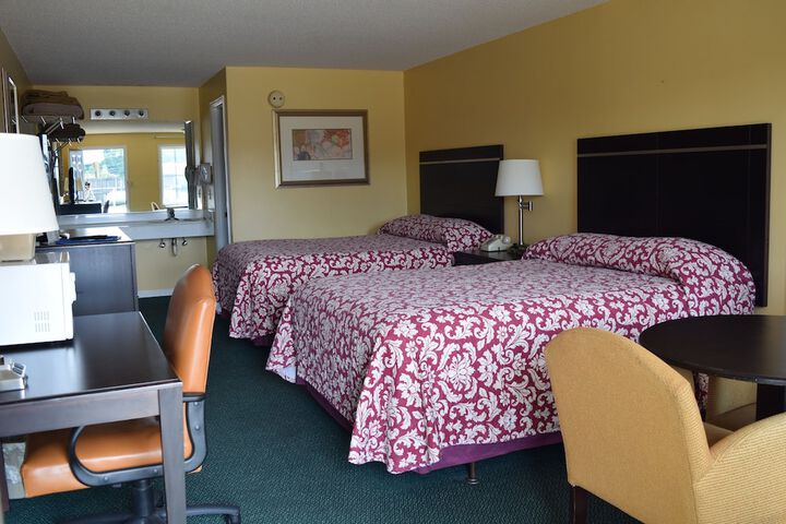 Room 10 of 14