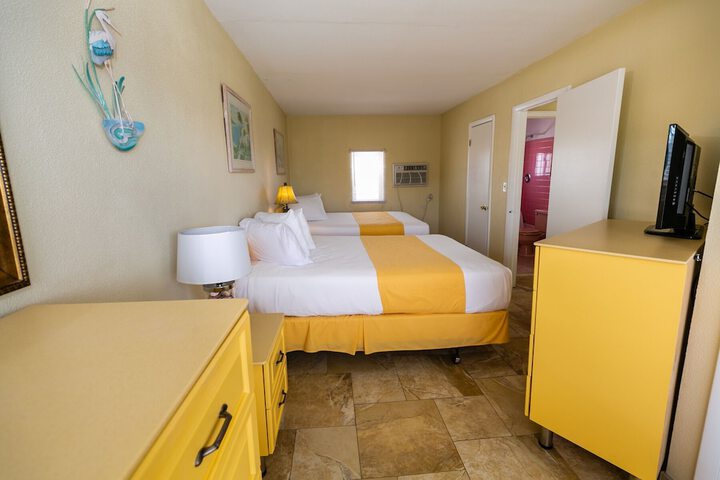 Room 28 of 32