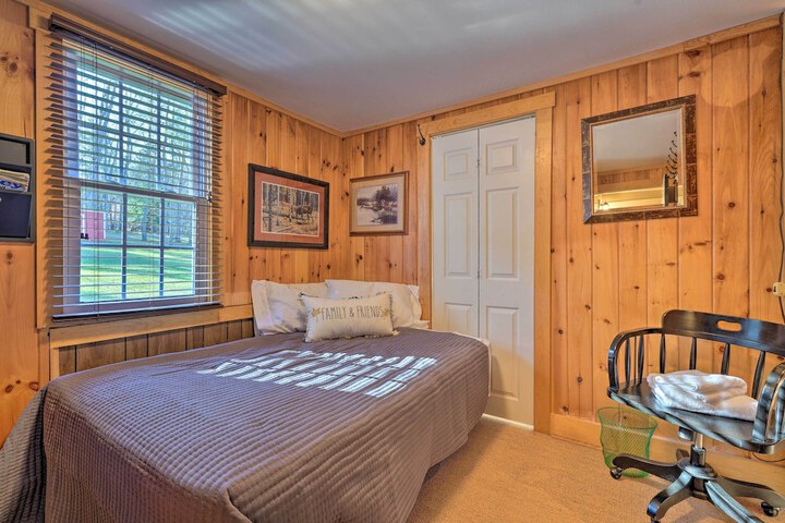 3-acre Lodge w / Snowmobile & Four-wheeling Trails