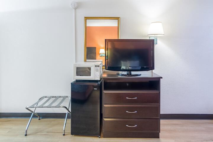 Room 17 of 28