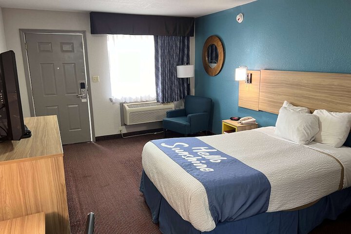 Room 10 of 22