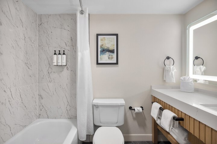 Room 25 of 52