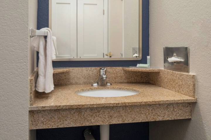 Courtyard by Marriott Shreveport Airport