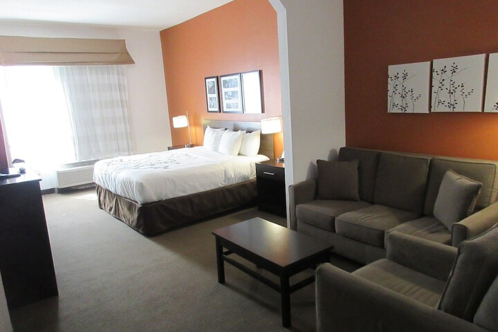 Room 26 of 63