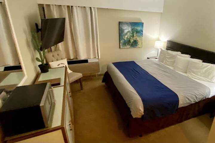 Room 6 of 30