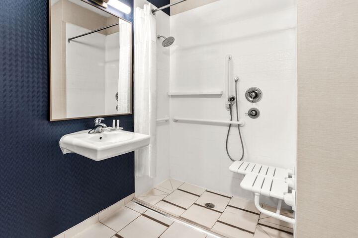 Room 32 of 45