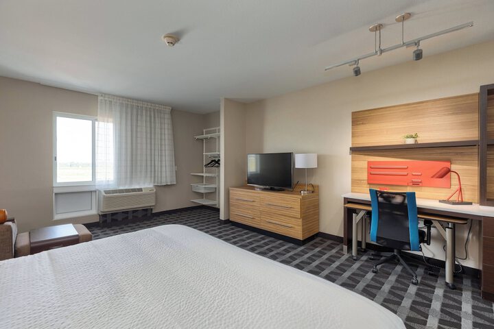 Room 17 of 33
