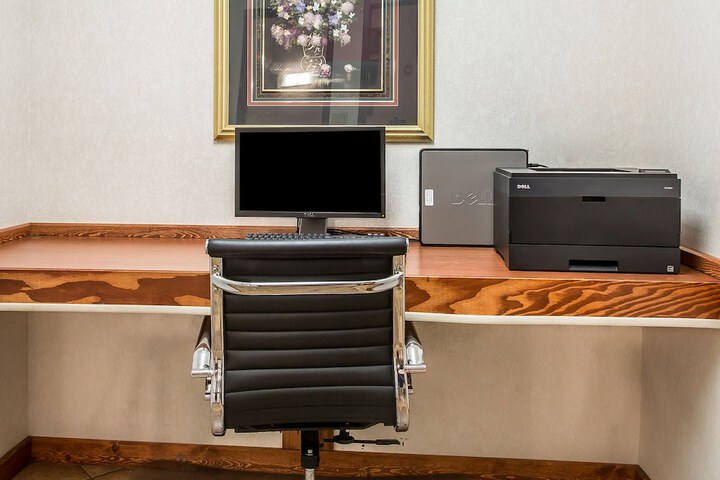 Business Center 70 of 71