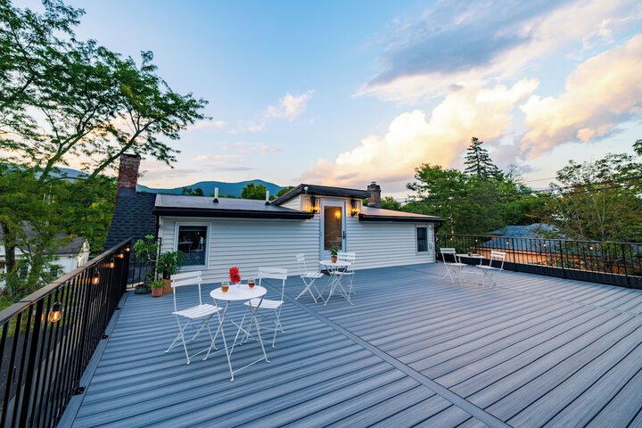 Sundeck 127 of 130
