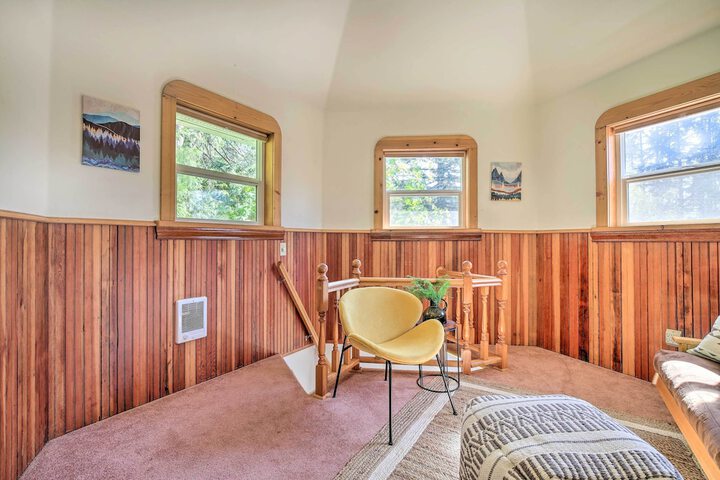 Cozy black Bear Retreat by Mount Rainier!