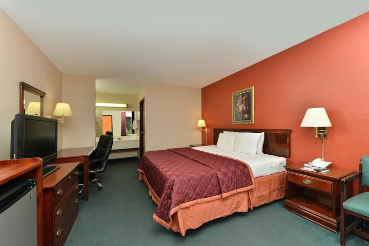 Room 12 of 18