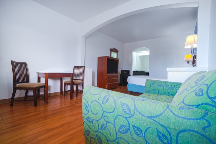 Room 33 of 58