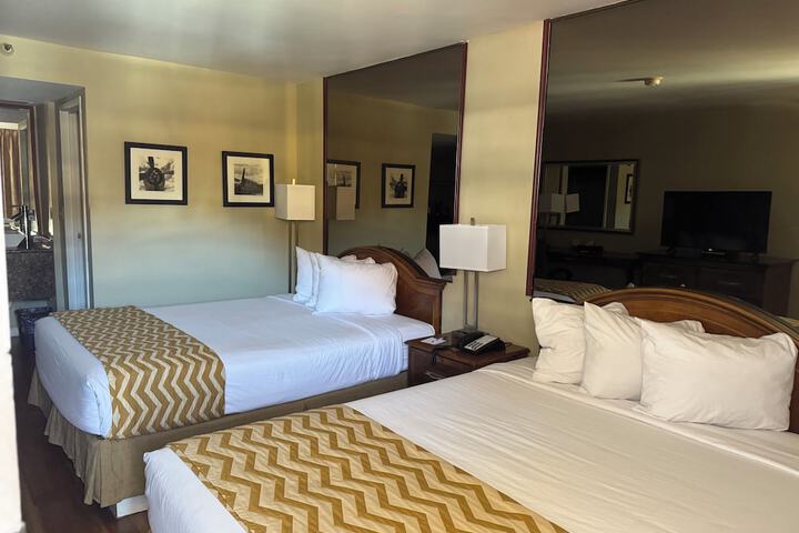 Travelodge by Wyndham Reno Downtown