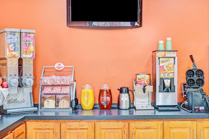 Breakfast/Coffee Service 25 of 29