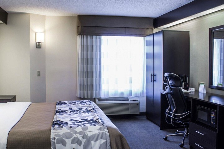 Room 15 of 22