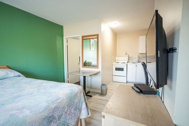 Room 33 of 62