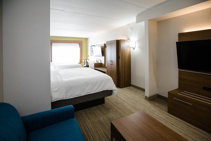 Room 47 of 76