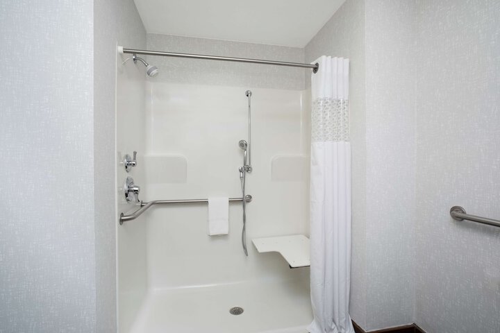 Room 6 of 37