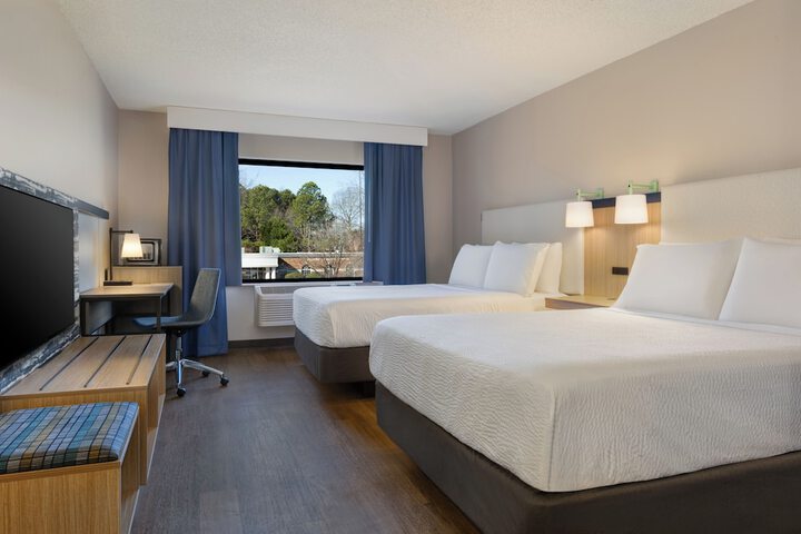 Lake Norman Inn and Suites