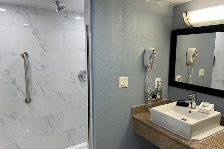 Room 30 of 44