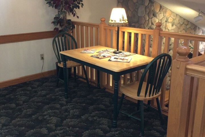 Moose Lake Lodge & Suites