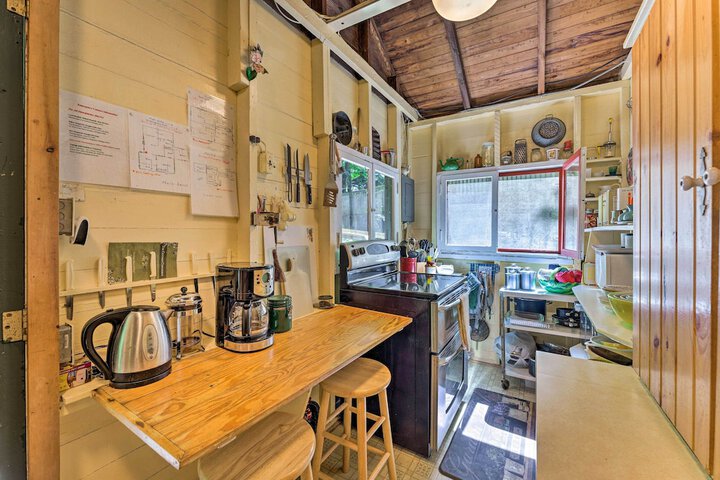 Douglas whispering Winds Cottage w / Beach!
