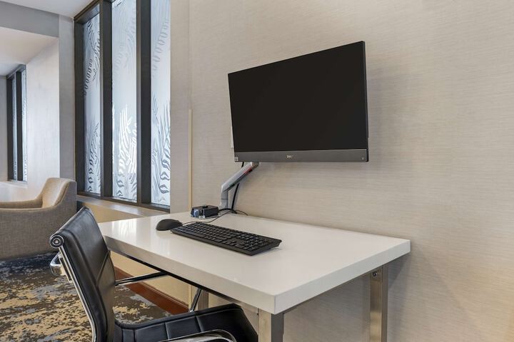 Business Center 29 of 29