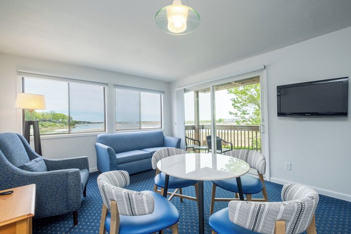 Aspinquid Resort
