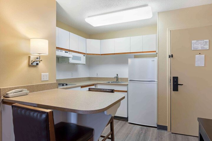 Extended Stay America Select Suites - St. Louis - Airport - Central