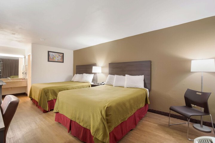 Room 18 of 29