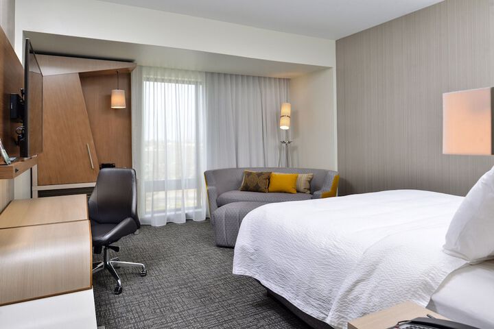 Room 33 of 54