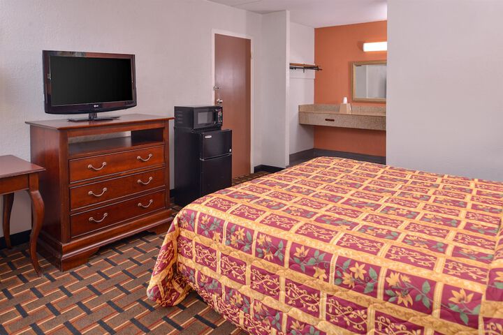 Room 5 of 23