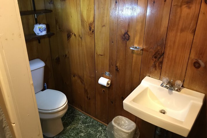 Room 8 of 80