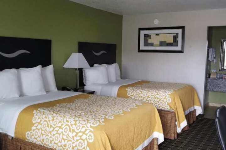 Days Inn by Wyndham West Memphis
